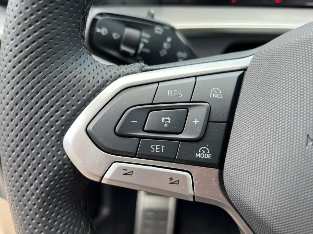 new 2025 Volkswagen Tiguan car, priced at $38,229