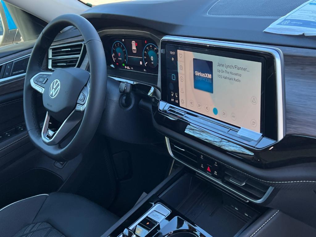 new 2025 Volkswagen Atlas car, priced at $52,298