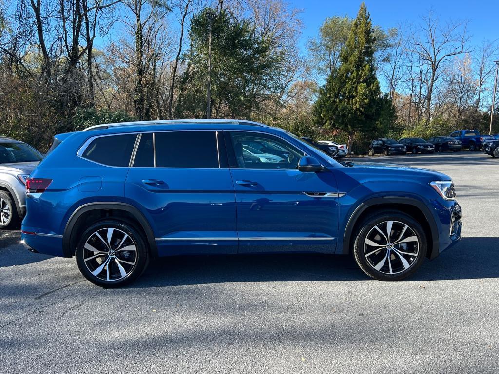 new 2025 Volkswagen Atlas car, priced at $52,298