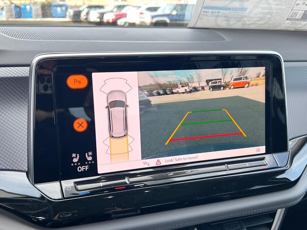 new 2025 Volkswagen Atlas car, priced at $45,075