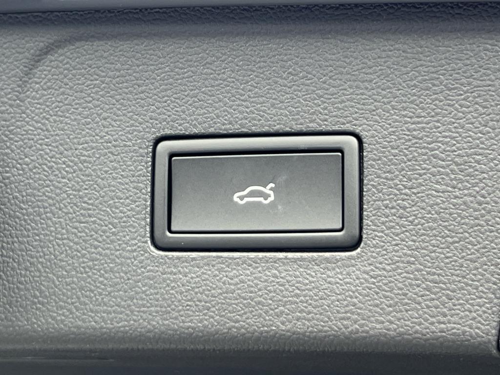 new 2026 Volkswagen Atlas car, priced at $47,455