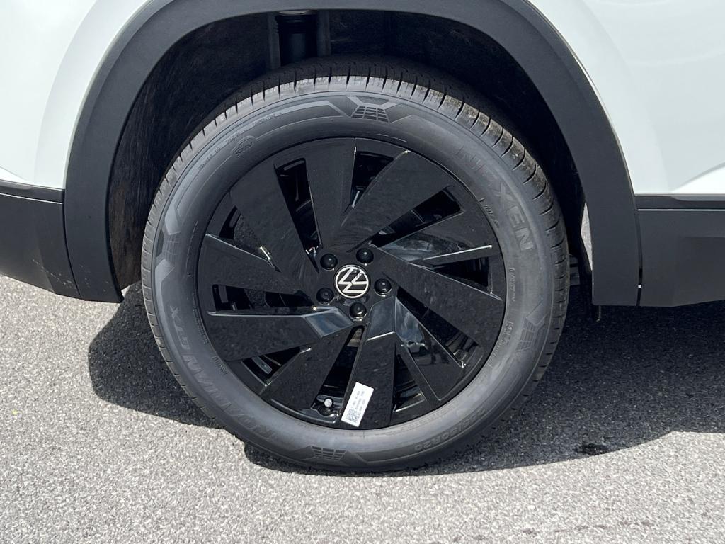 new 2025 Volkswagen Atlas Cross Sport car, priced at $43,481