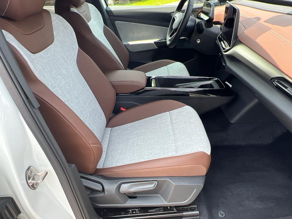 new 2025 Volkswagen ID.4 car, priced at $44,410