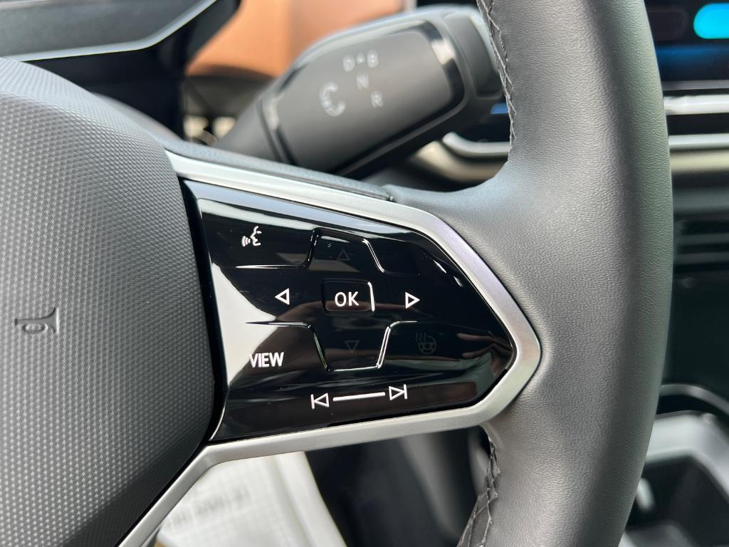 new 2025 Volkswagen ID.4 car, priced at $44,410