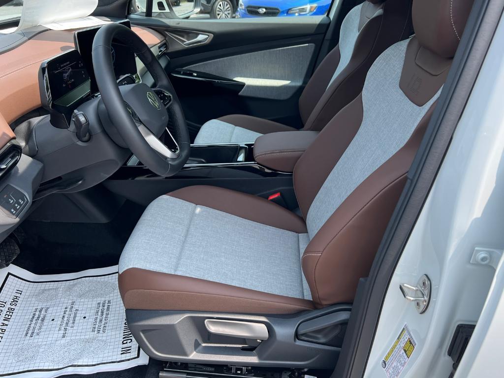 new 2025 Volkswagen ID.4 car, priced at $44,410