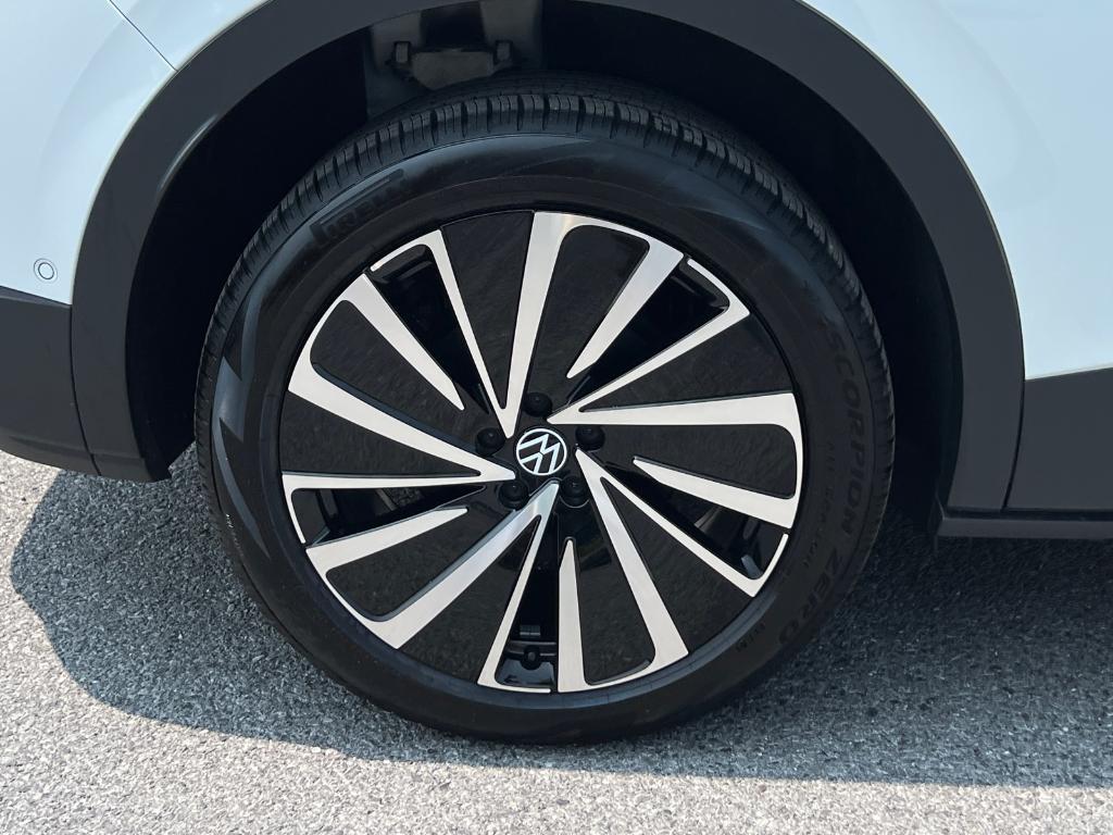 new 2025 Volkswagen ID.4 car, priced at $44,410
