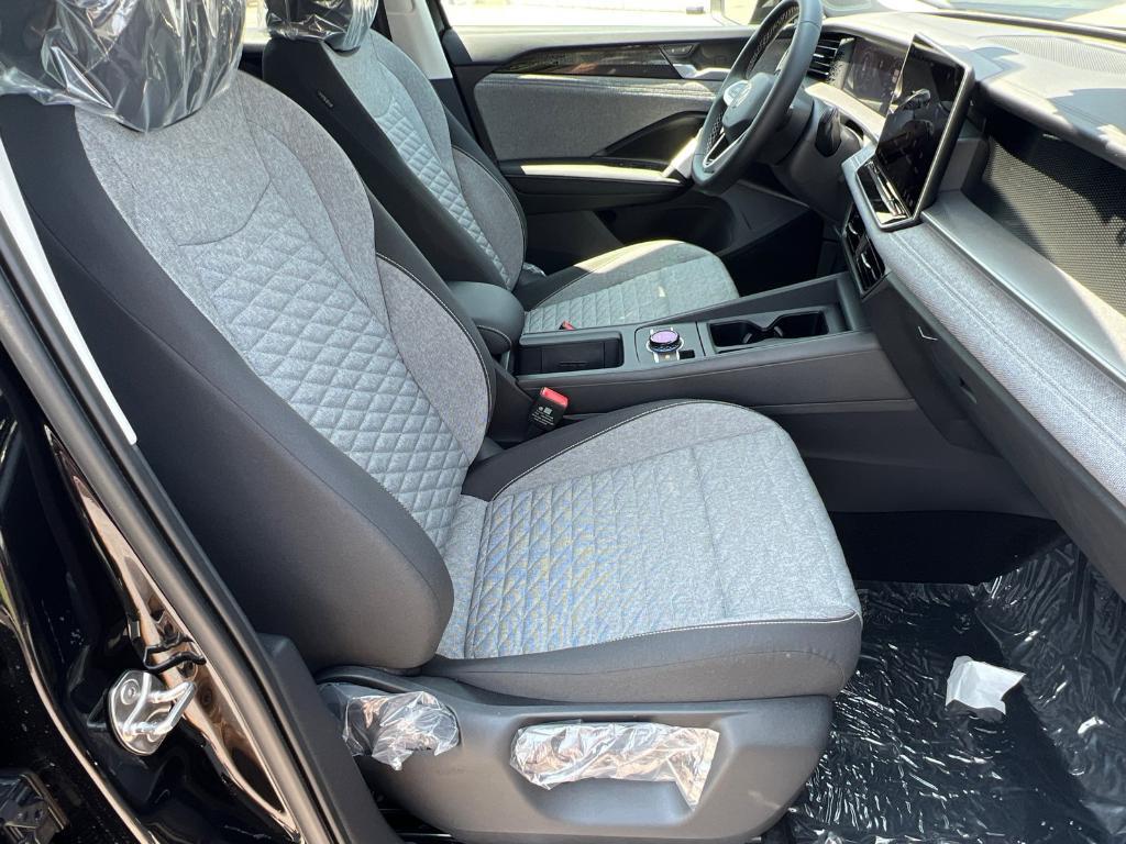 new 2025 Volkswagen Tiguan car, priced at $30,172