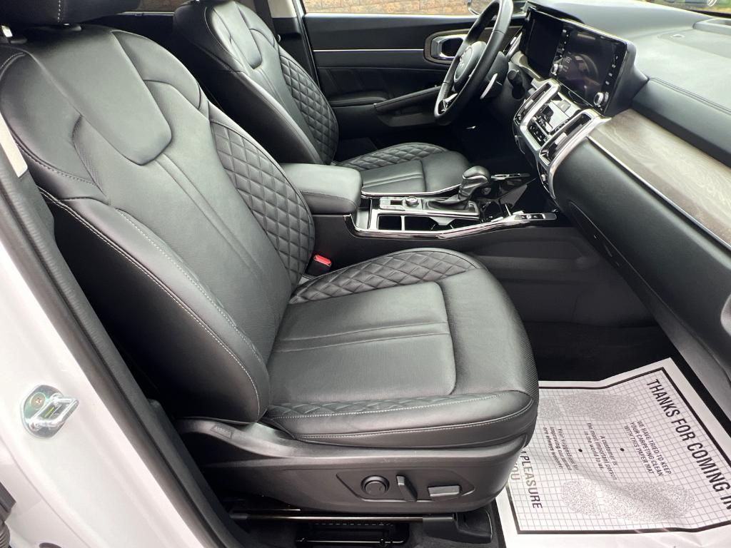 used 2023 Kia Sorento car, priced at $32,926