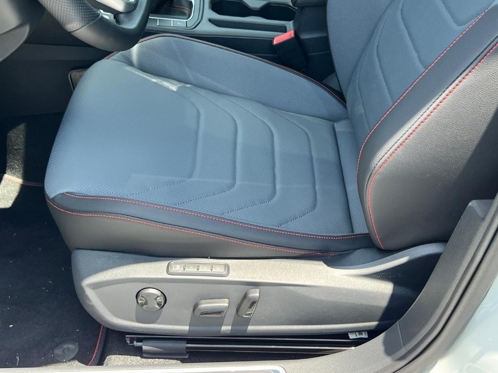 new 2025 Volkswagen Jetta GLI car