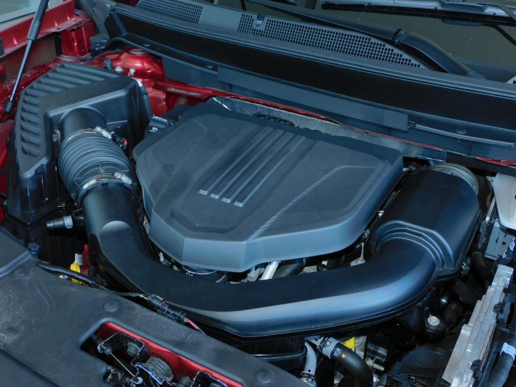 used 2024 Chevrolet Traverse car, priced at $44,987