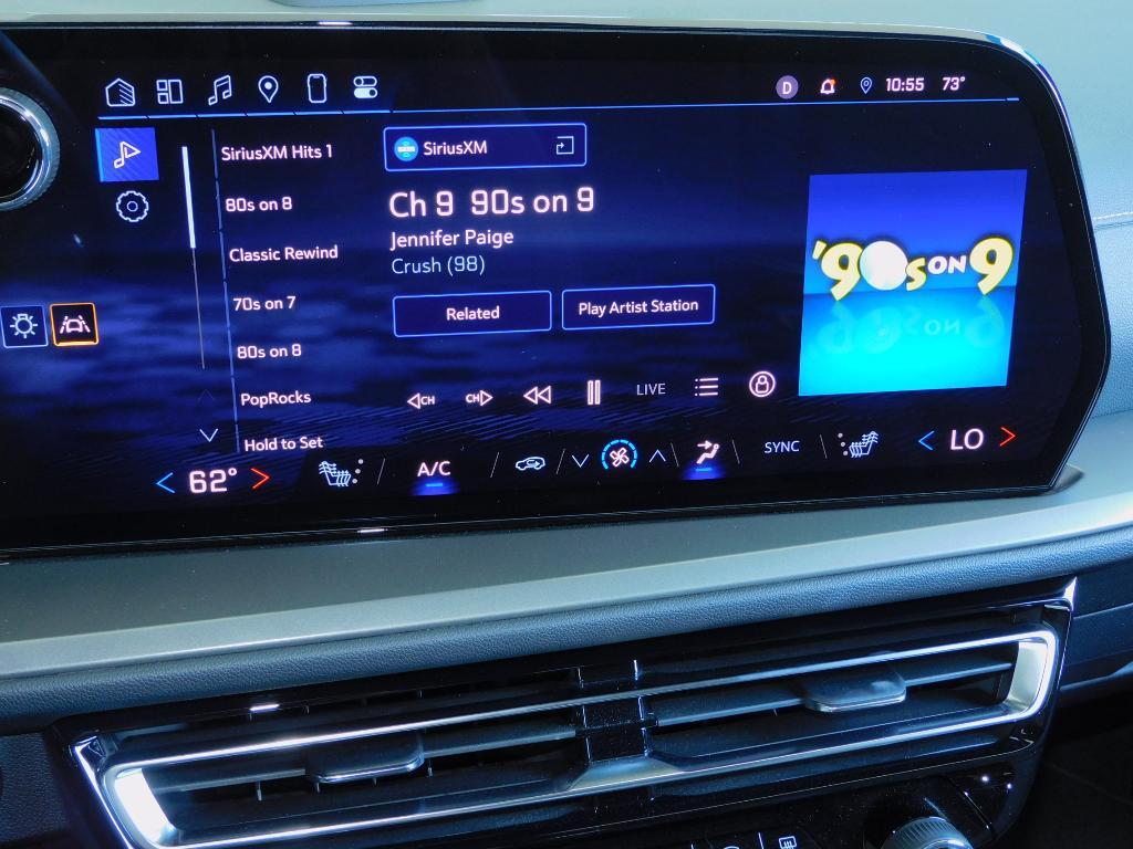 used 2024 Chevrolet Traverse car, priced at $44,987