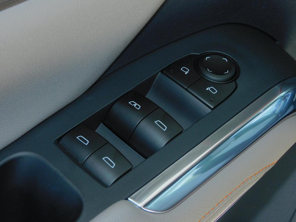 used 2024 Chevrolet Traverse car, priced at $44,987