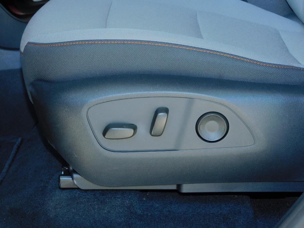 used 2024 Chevrolet Traverse car, priced at $44,987