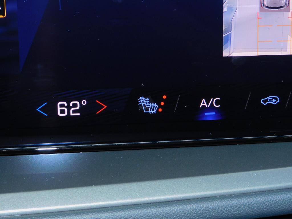used 2024 Chevrolet Traverse car, priced at $44,987