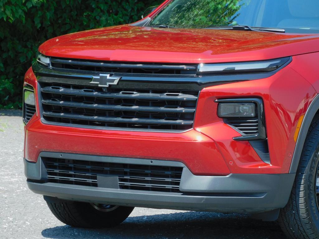 used 2024 Chevrolet Traverse car, priced at $44,987