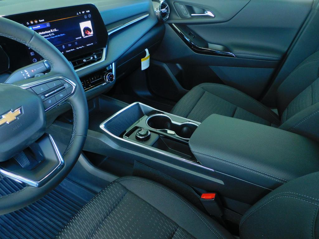 new 2026 Chevrolet Equinox car, priced at $31,935