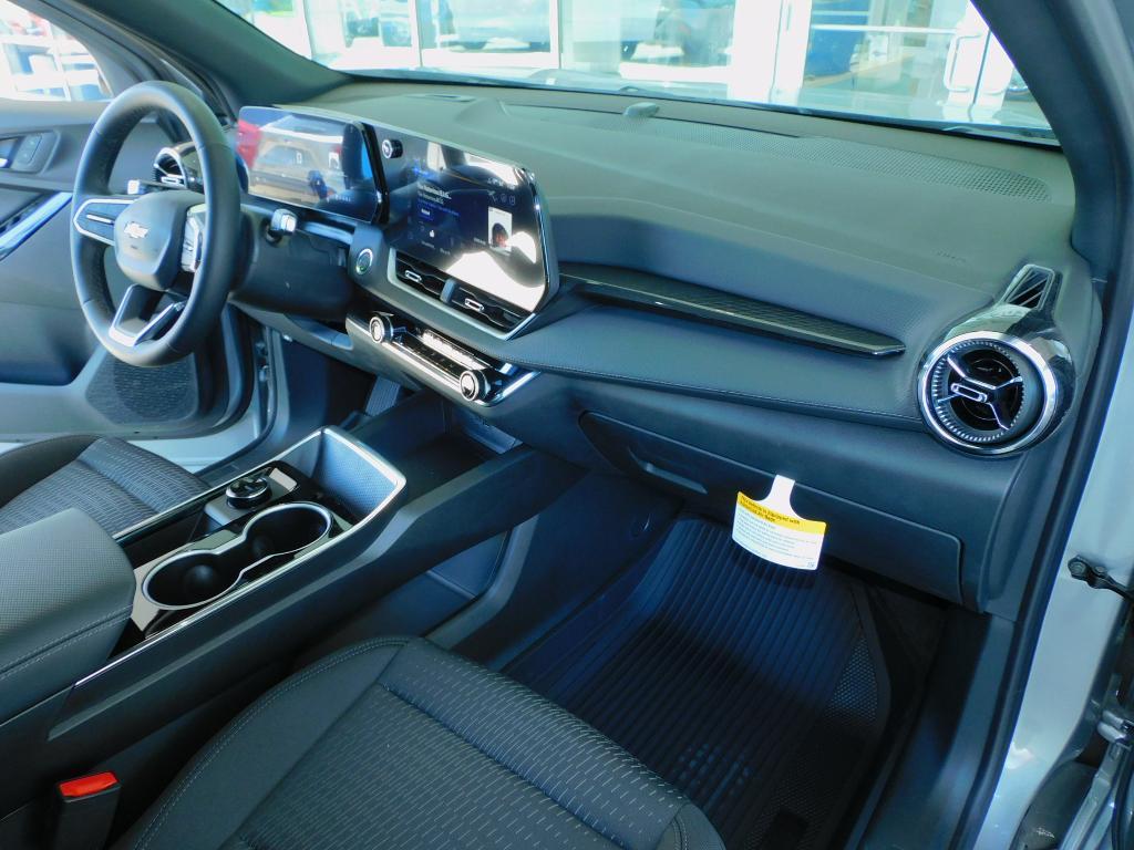 new 2026 Chevrolet Equinox car, priced at $31,935