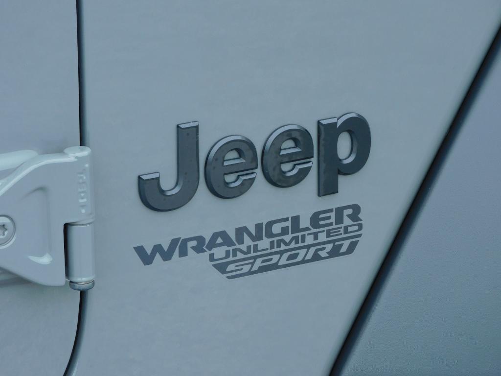 used 2021 Jeep Wrangler Unlimited car, priced at $32,987