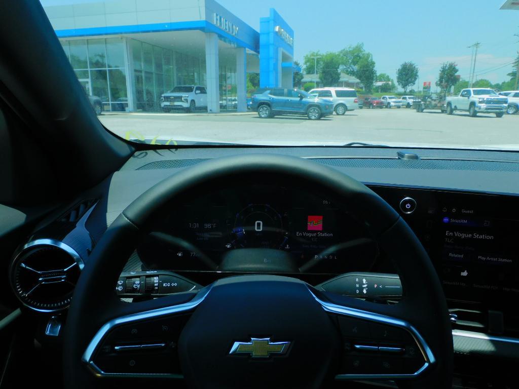 new 2026 Chevrolet Equinox car, priced at $31,235
