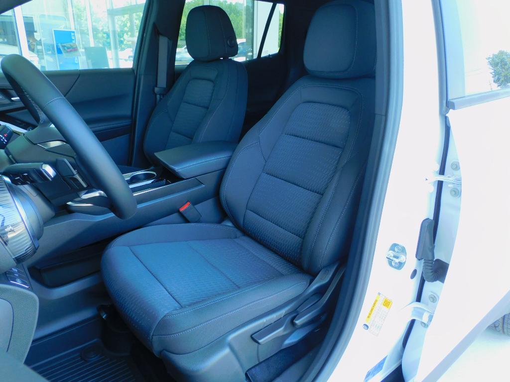 new 2026 Chevrolet Equinox car, priced at $31,235