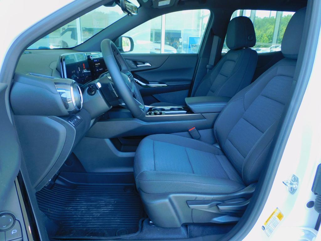 new 2026 Chevrolet Equinox car, priced at $31,235