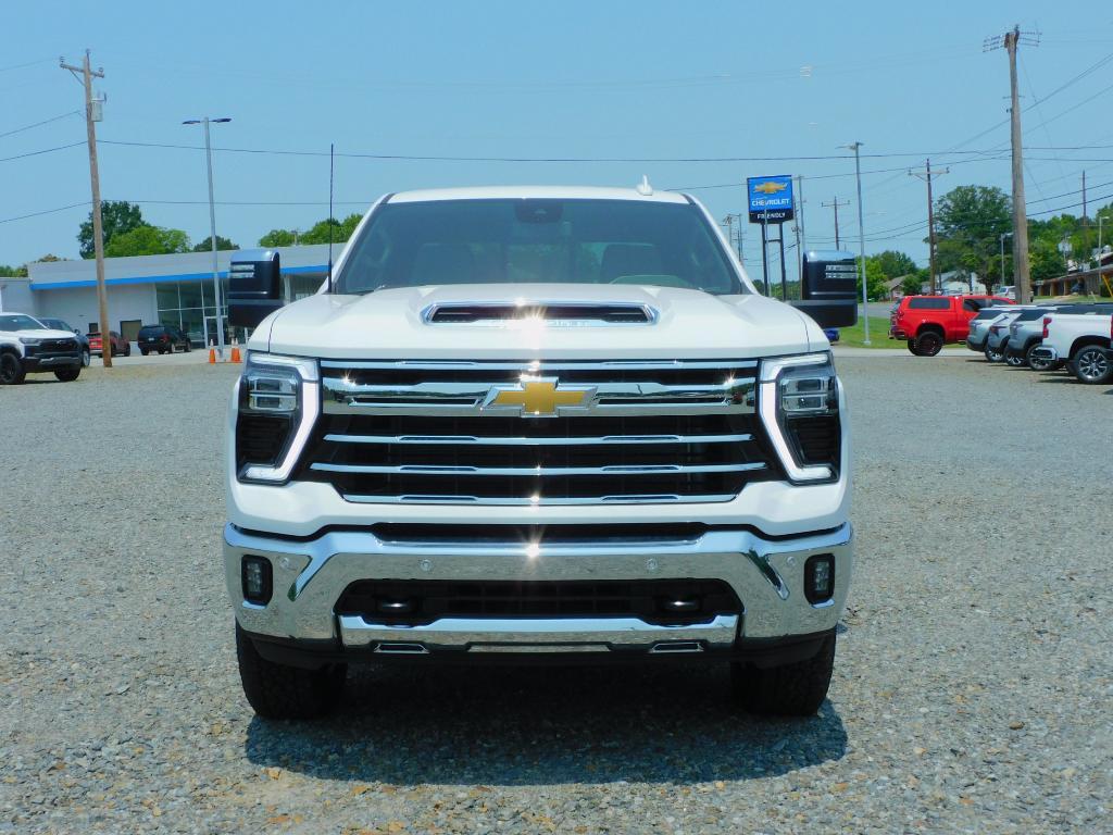 new 2025 Chevrolet Silverado 2500 car, priced at $69,400