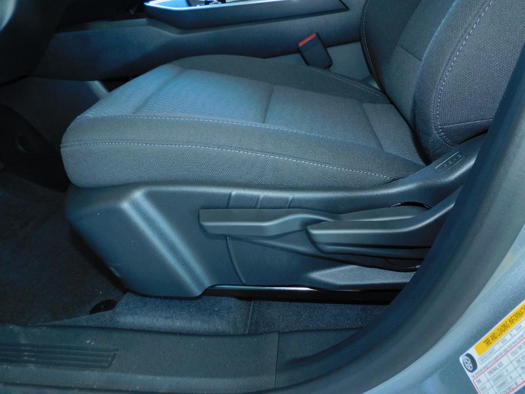 new 2026 Chevrolet Equinox car, priced at $29,987