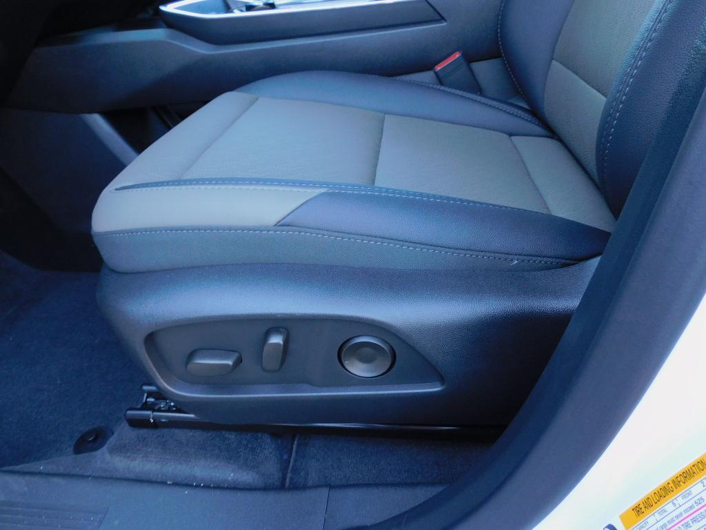 new 2026 Chevrolet Equinox car, priced at $33,040