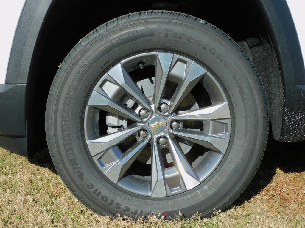 new 2026 Chevrolet Equinox car, priced at $33,040