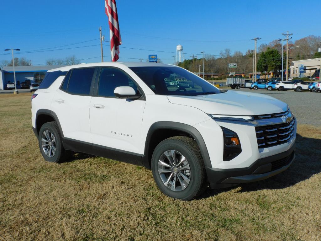 new 2025 Chevrolet Equinox car, priced at $30,687