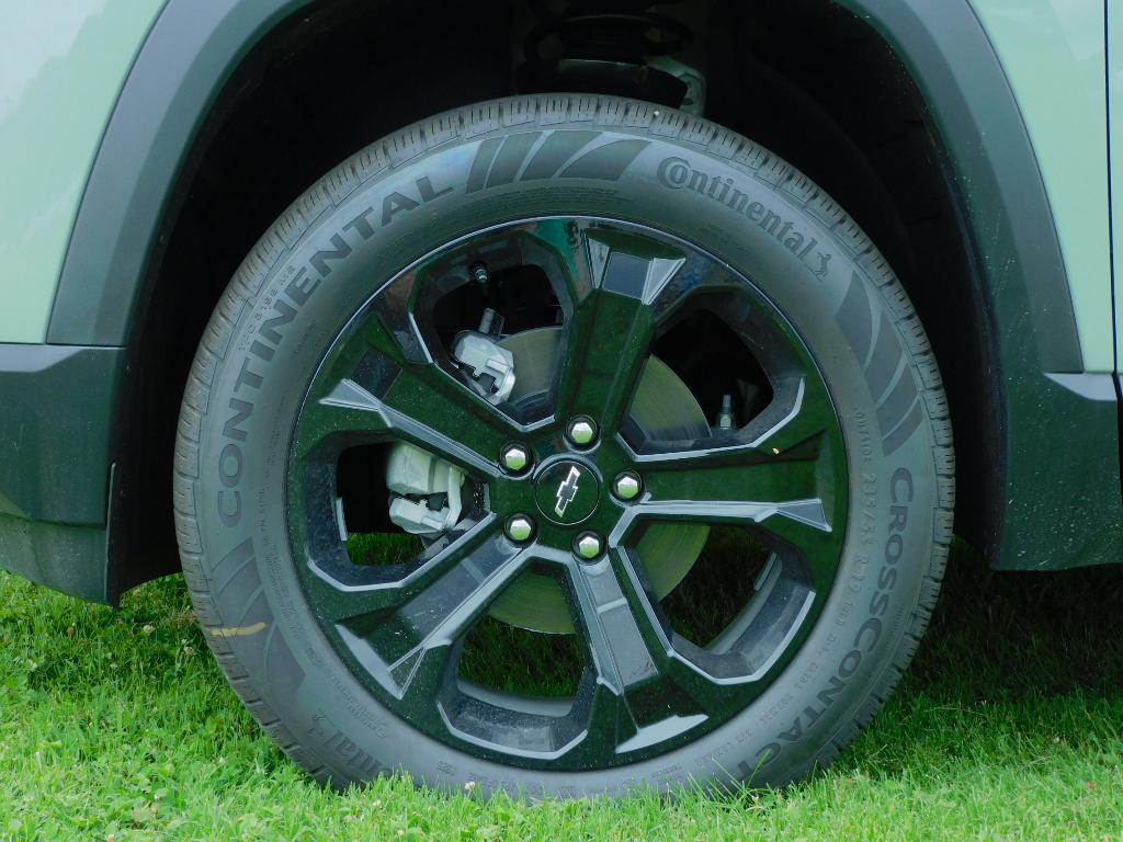 new 2026 Chevrolet Equinox car, priced at $31,535