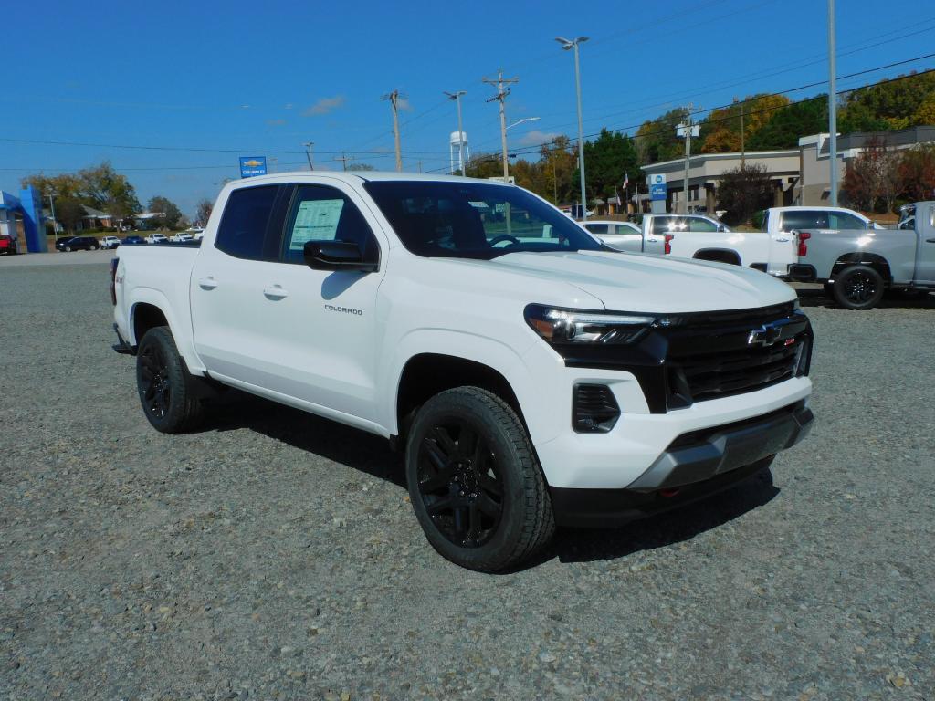 new 2024 Chevrolet Colorado car, priced at $44,987