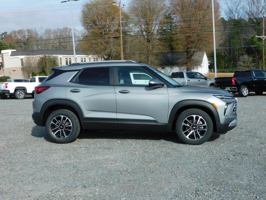 new 2025 Chevrolet TrailBlazer car, priced at $25,990