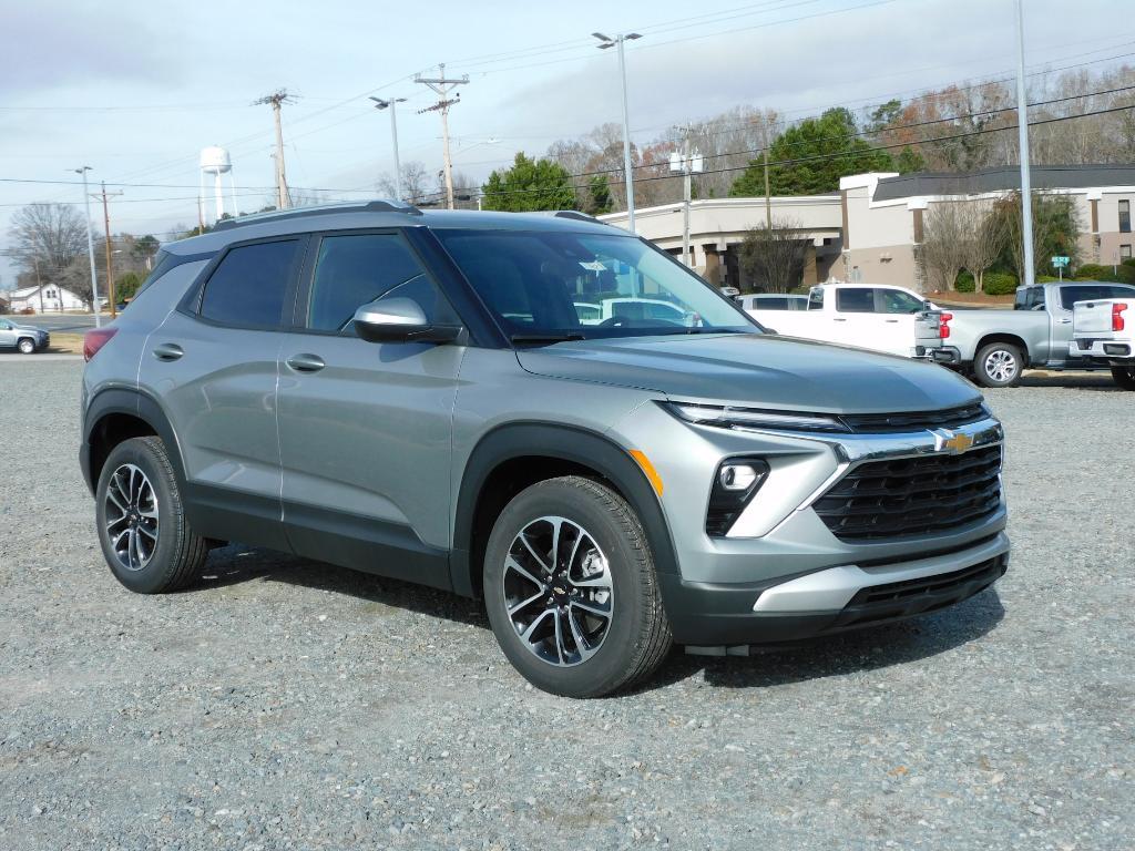 new 2025 Chevrolet TrailBlazer car, priced at $25,990