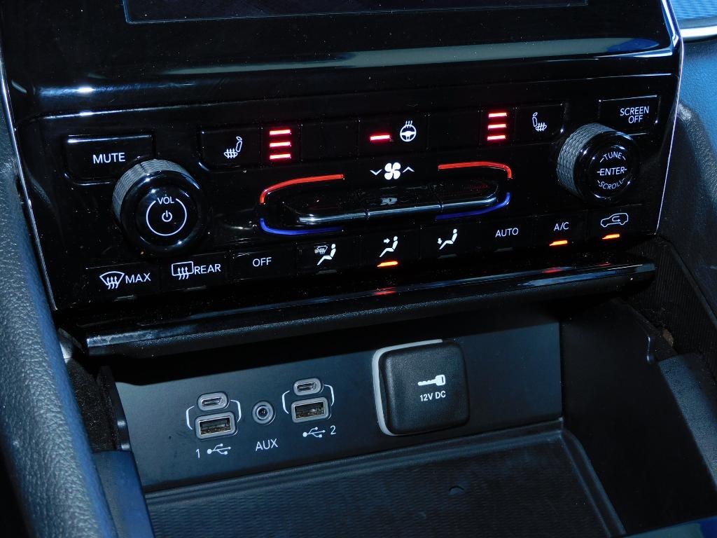 used 2023 Jeep Grand Cherokee car, priced at $35,987