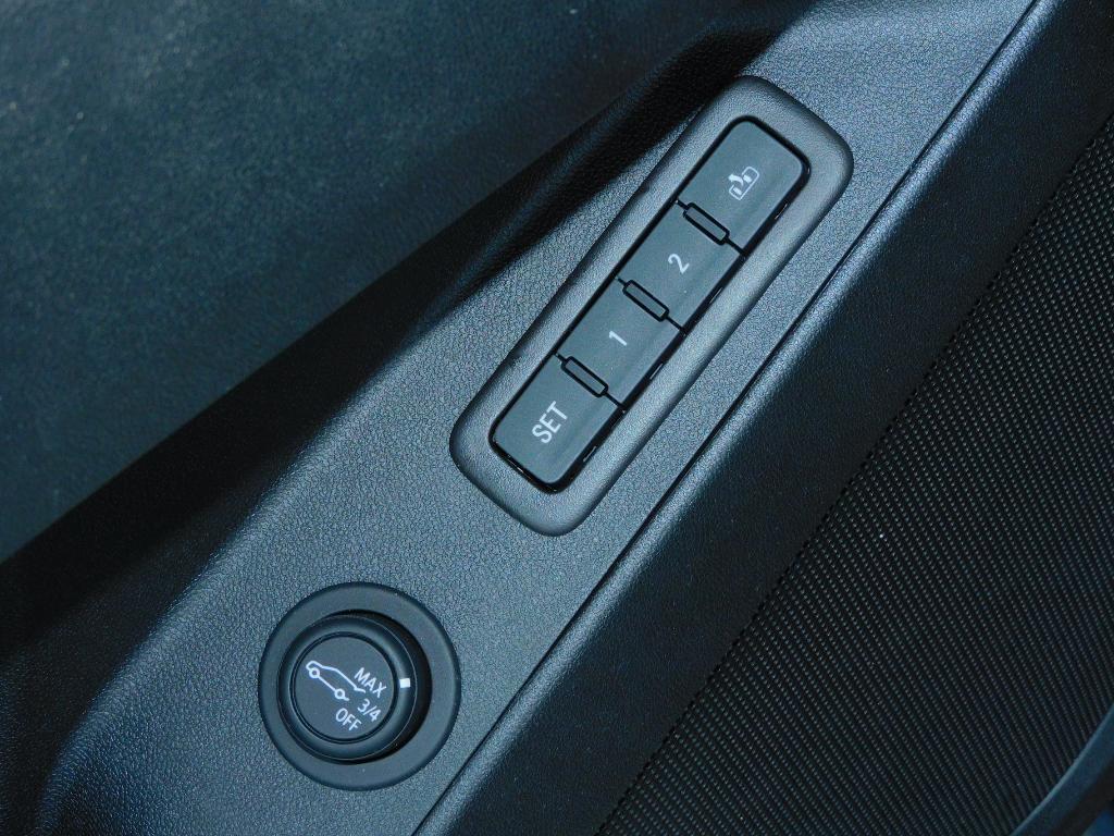 used 2020 Chevrolet Equinox car, priced at $22,987