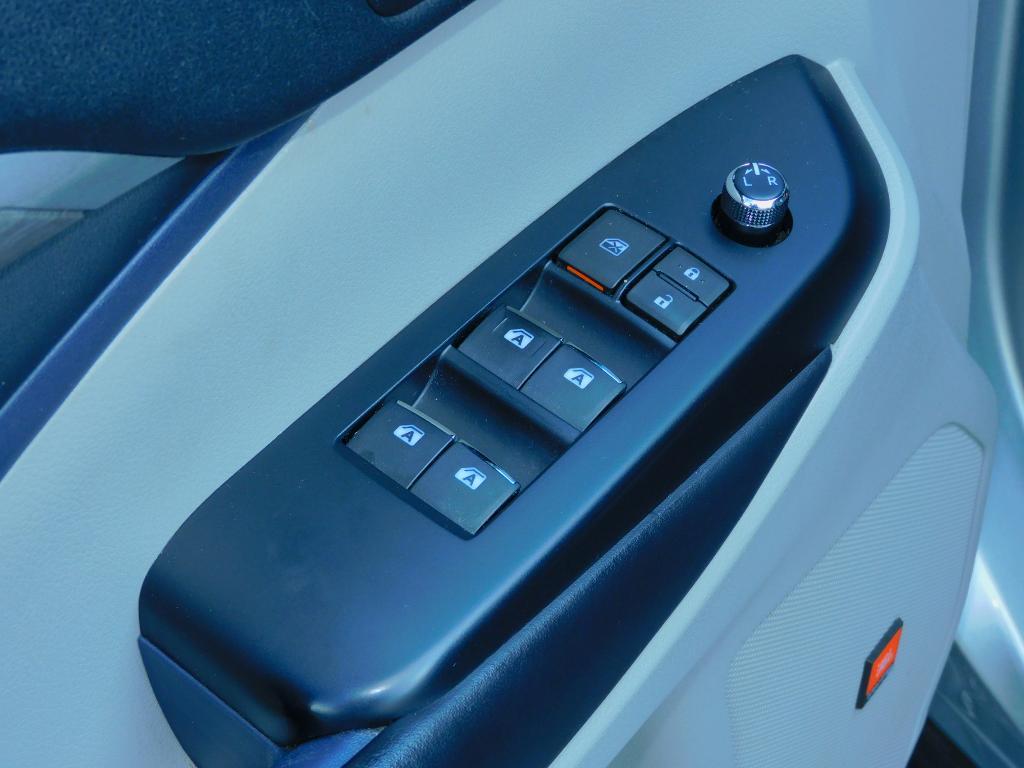 used 2018 Toyota Highlander car, priced at $26,987