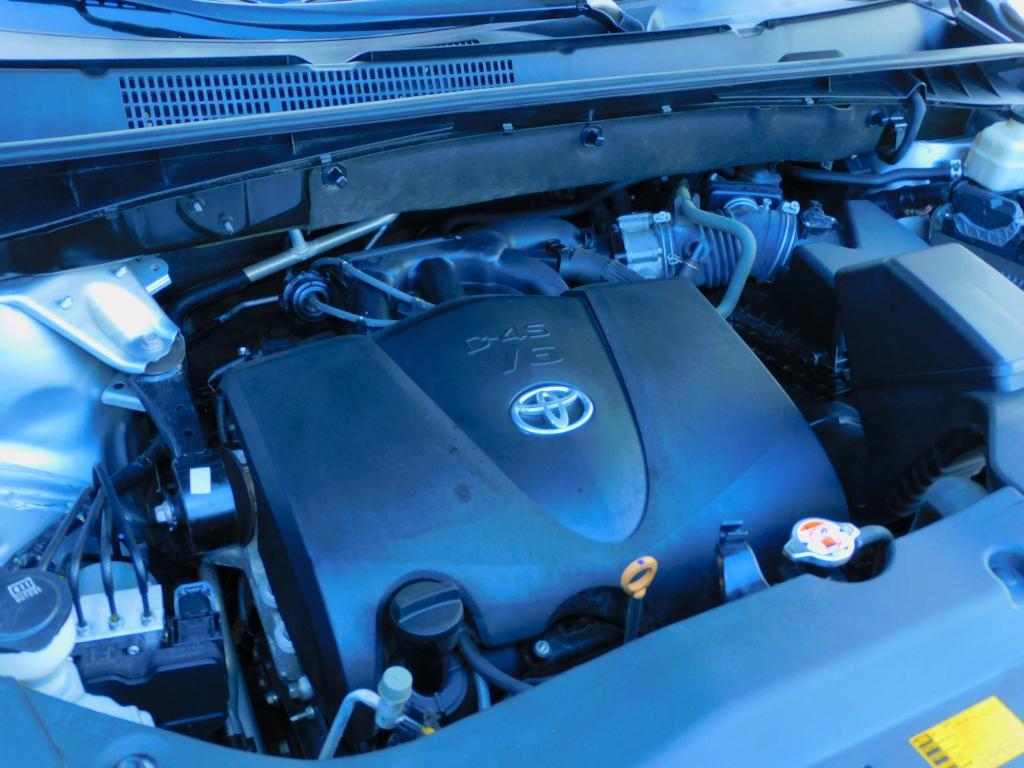 used 2018 Toyota Highlander car, priced at $26,987