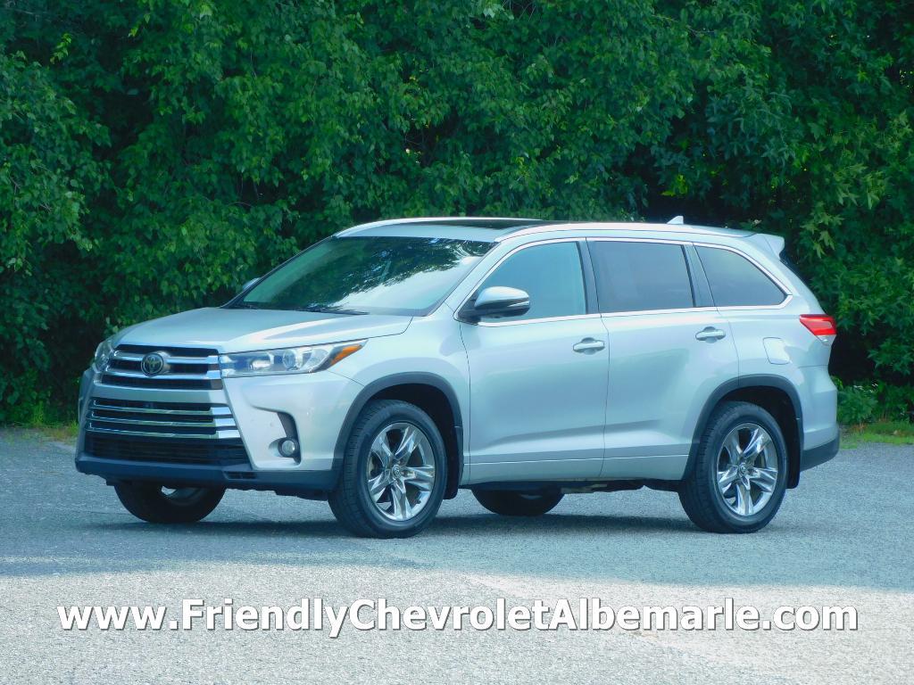 used 2018 Toyota Highlander car, priced at $26,987