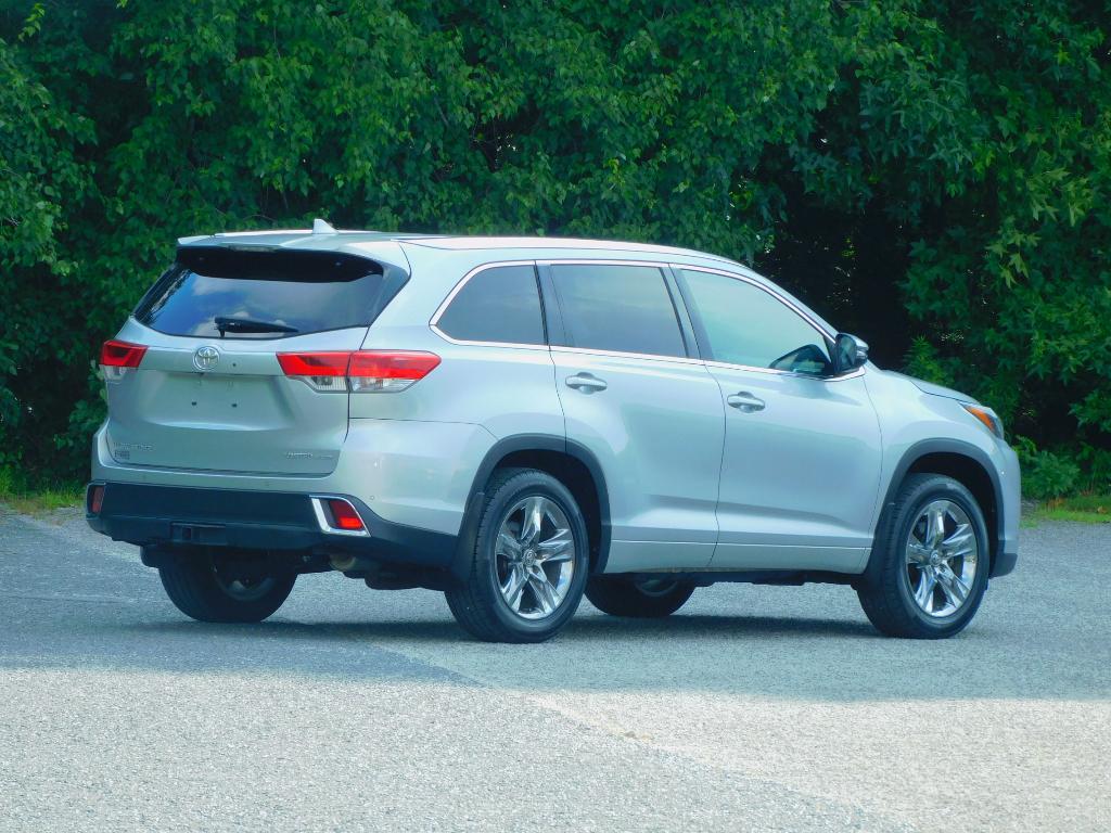 used 2018 Toyota Highlander car, priced at $26,987