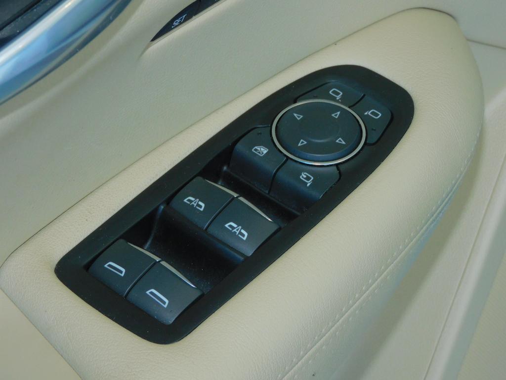 used 2018 Cadillac XT5 car, priced at $21,987