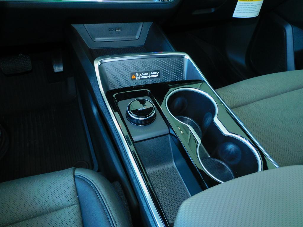new 2026 Chevrolet Equinox car, priced at $33,285