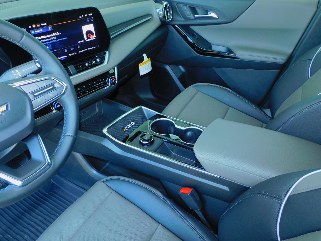 new 2026 Chevrolet Equinox car, priced at $33,285