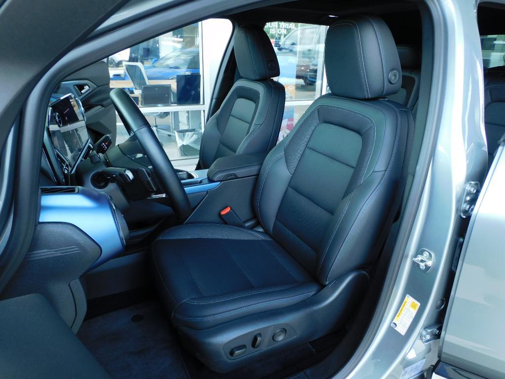 used 2024 Chevrolet Equinox EV car, priced at $29,387