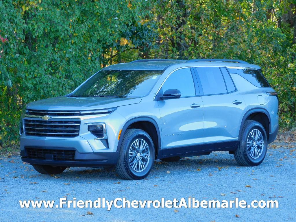 used 2025 Chevrolet Traverse car, priced at $33,987