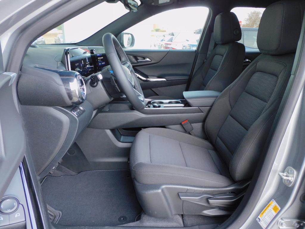 new 2026 Chevrolet Equinox car, priced at $31,440