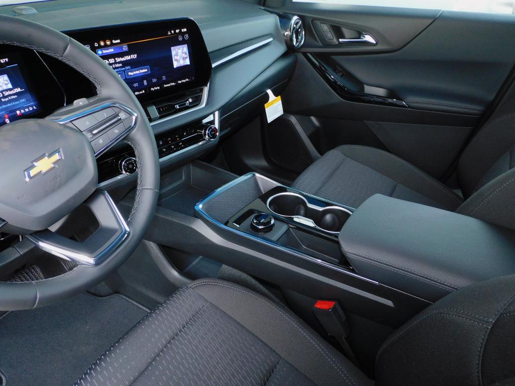 new 2026 Chevrolet Equinox car, priced at $31,440