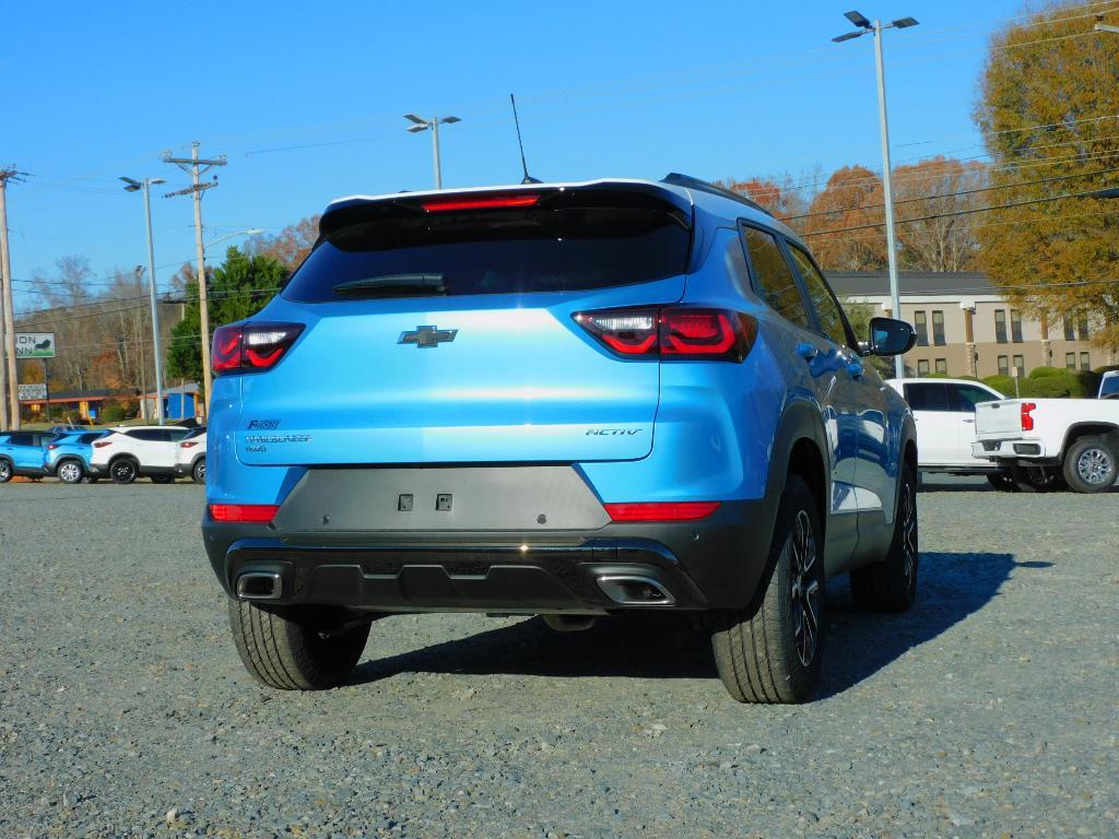 new 2025 Chevrolet TrailBlazer car, priced at $33,825