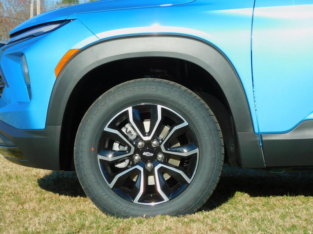 new 2025 Chevrolet TrailBlazer car, priced at $33,825