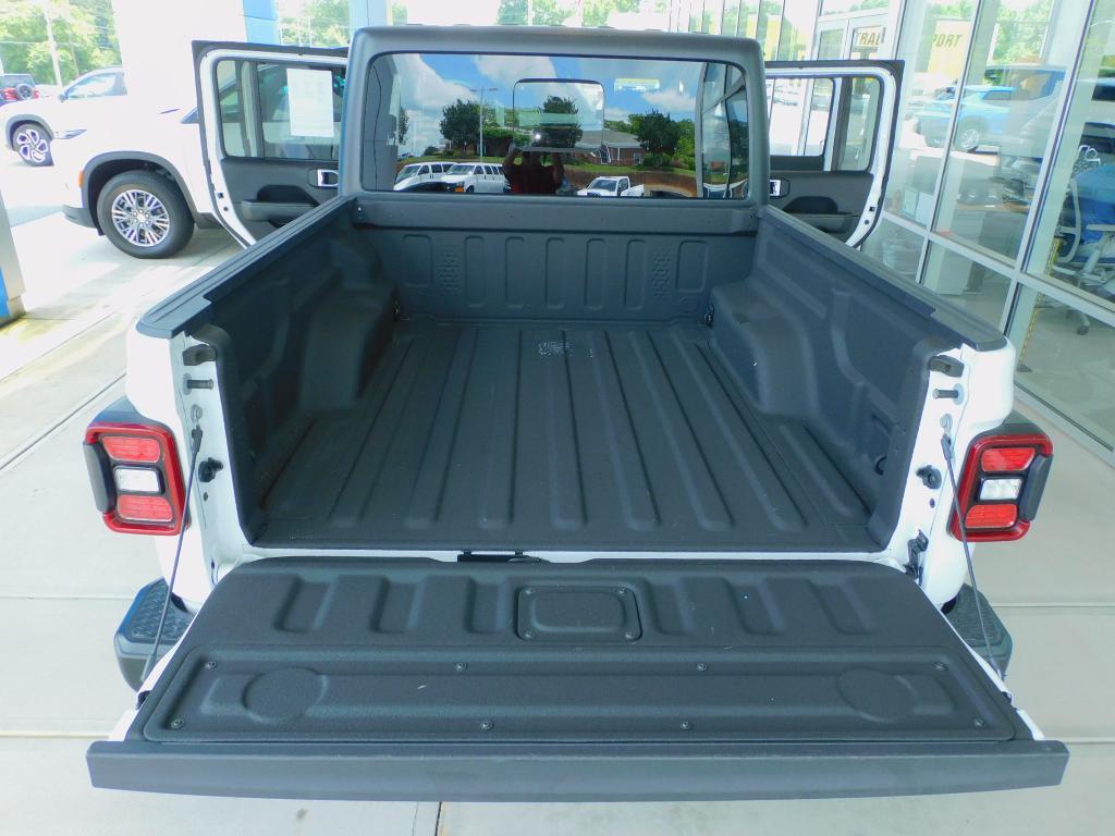 used 2020 Jeep Gladiator car, priced at $28,987